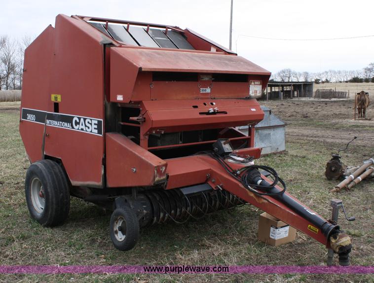 image for item 5023 1988 Case IH 3650 round baler