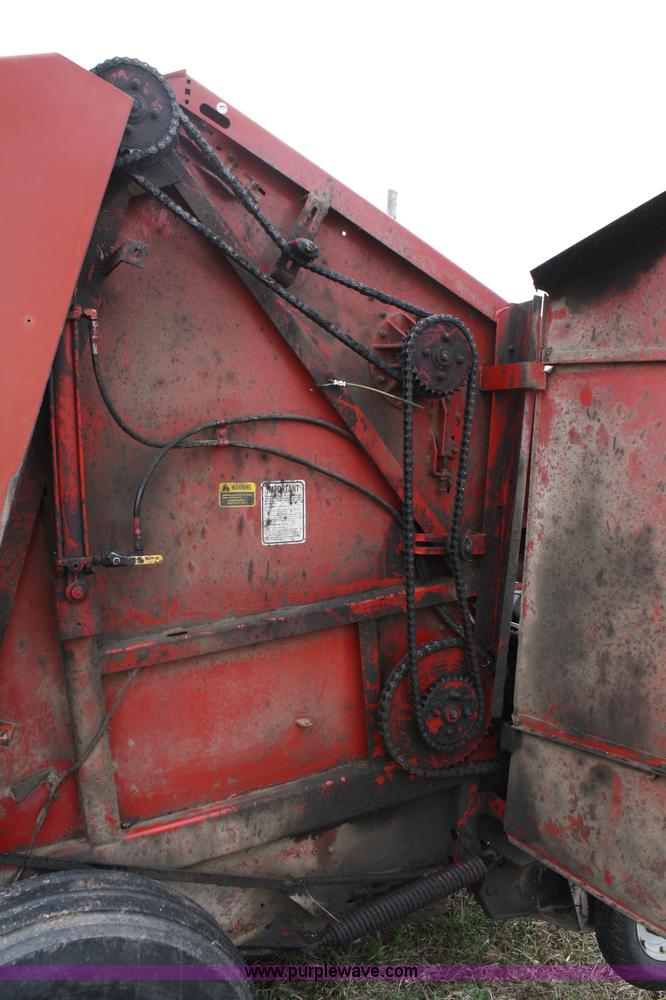 image for item 5023 1988 Case IH 3650 round baler