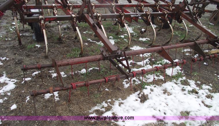 image for item 5517 International 45 18' Vibra-shank field cultivator