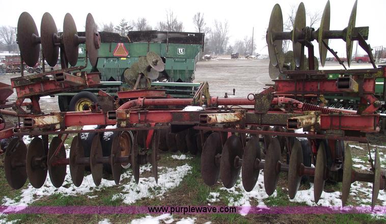 image for item 5518 Kewanee 16'manual fold disk