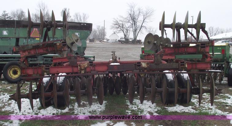 image for item 5518 Kewanee 16'manual fold disk