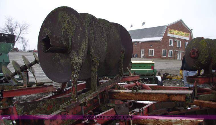 image for item 5518 Kewanee 16'manual fold disk