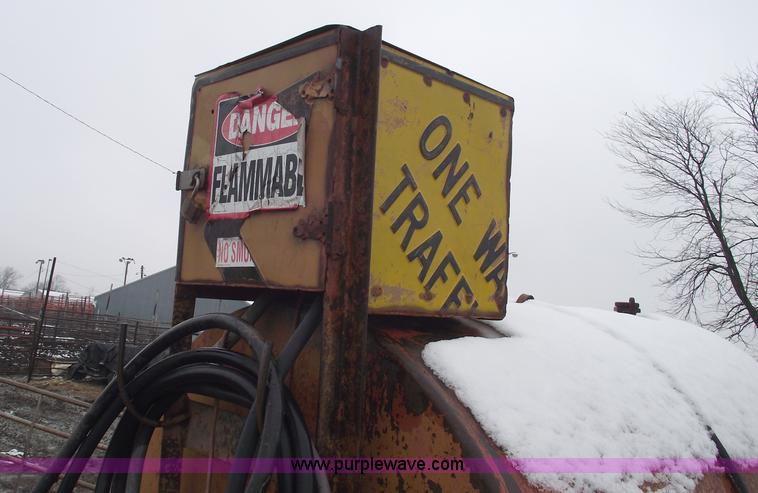 image for item 5521 500 gallon portable fuel tank