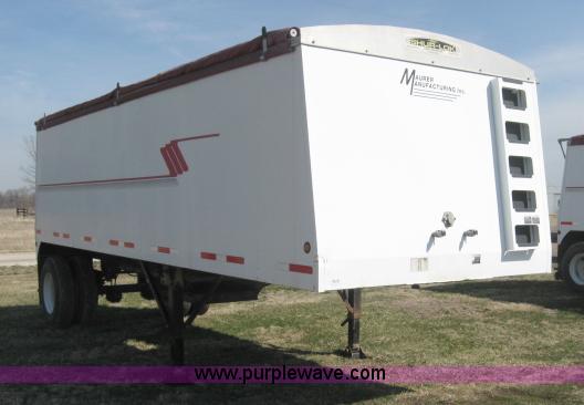 image for item 5930 1997 Maurer Mfg. grain hopper trailer