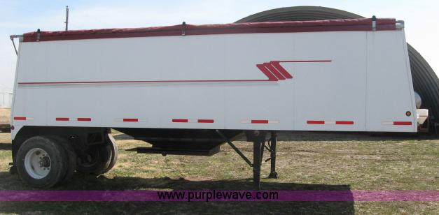 image for item 5931 1997 Maurer Mfg. grain hopper trailer
