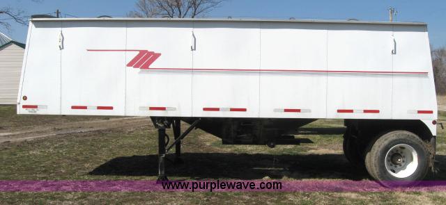 image for item 5931 1997 Maurer Mfg. grain hopper trailer