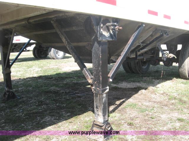 image for item 5931 1997 Maurer Mfg. grain hopper trailer