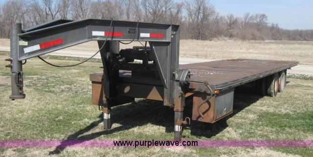 image for item 5932 1998 Neal Mfg. flatbed goose neck trailer
