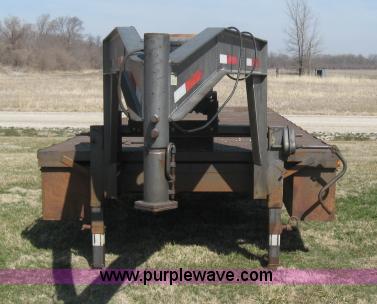 image for item 5932 1998 Neal Mfg. flatbed goose neck trailer