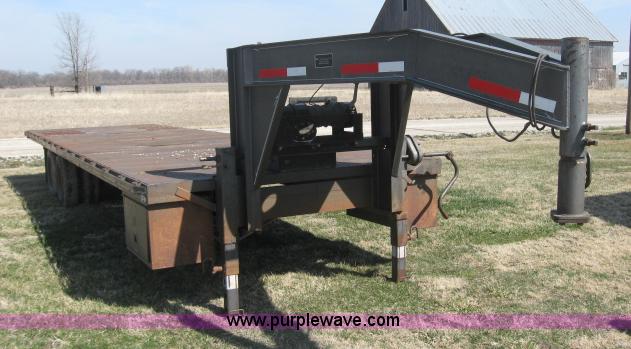 image for item 5932 1998 Neal Mfg. flatbed goose neck trailer