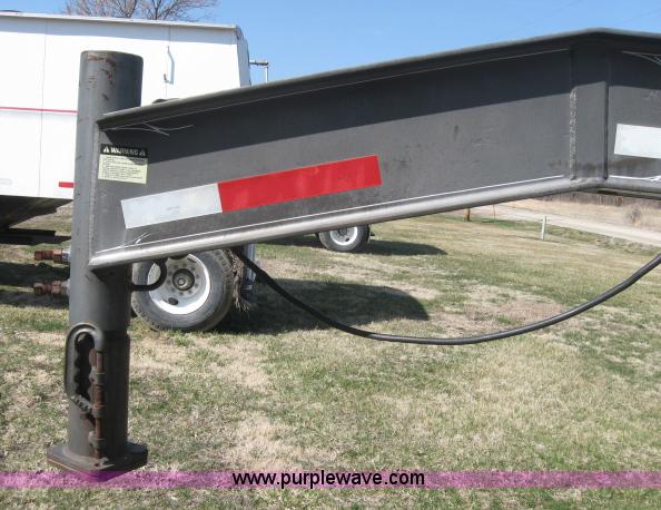 image for item 5932 1998 Neal Mfg. flatbed goose neck trailer