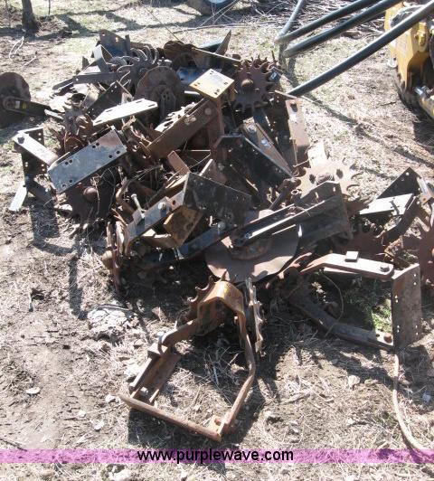 image for item 5942 Approx 20-24 Martin Industries no-till planter seed opener/closer