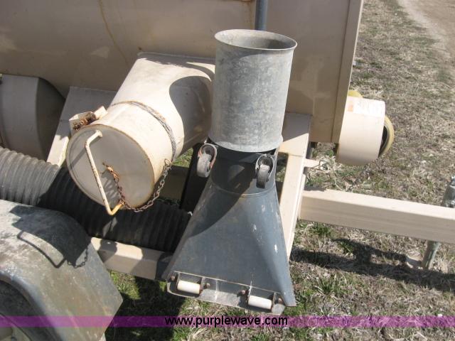 image for item 5946 Rem 1026A grain vac