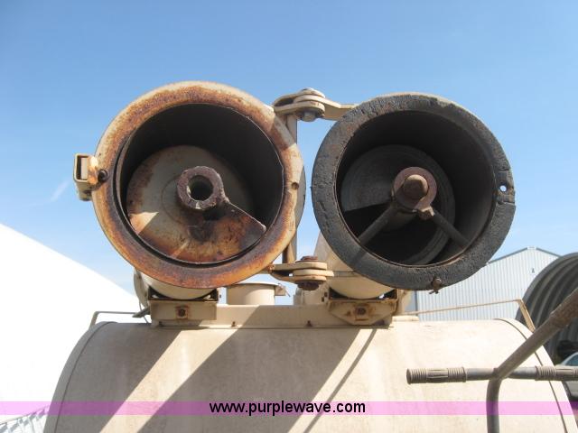 image for item 5946 Rem 1026A grain vac