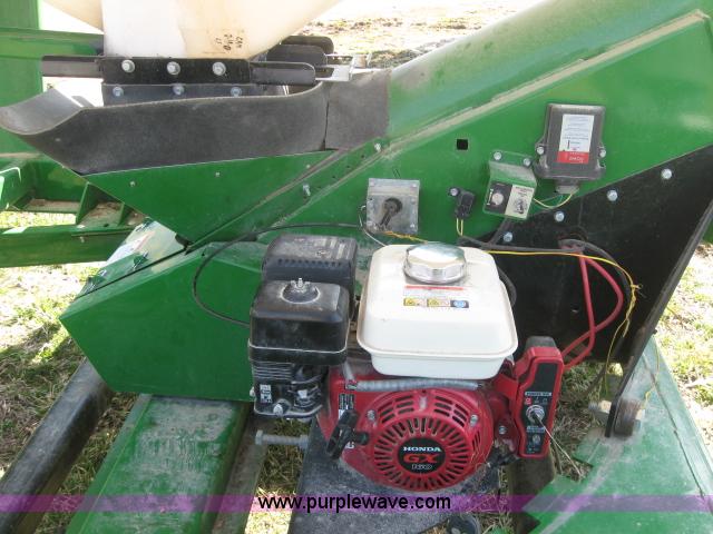 image for item 5950 Norwood 290 seed shuttle/tender