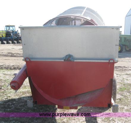 image for item 5956 Feterl 23090 grain cleaner