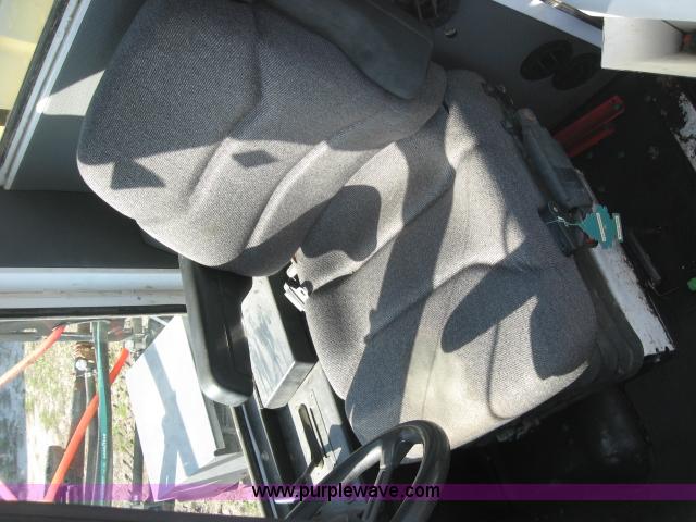 image for item 5957 2001 AGCO SpraCoupe 4440 sprayer