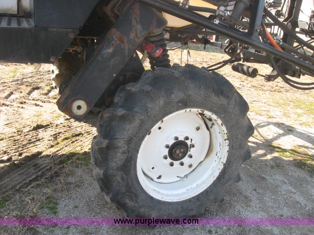 image for item 5957 2001 AGCO SpraCoupe 4440 sprayer
