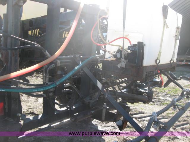 image for item 5957 2001 AGCO SpraCoupe 4440 sprayer