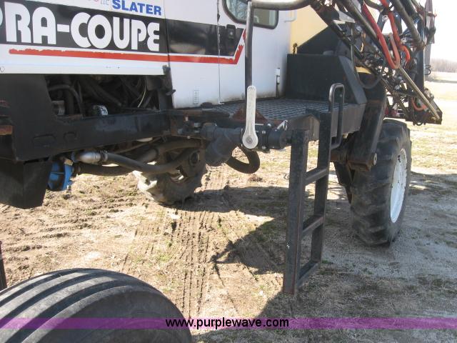 image for item 5957 2001 AGCO SpraCoupe 4440 sprayer