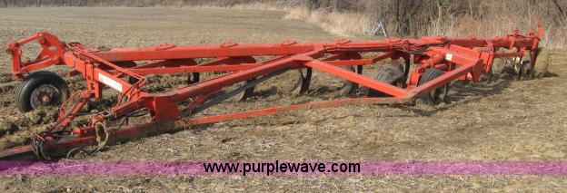 image for item 5960 Wil-Rich 2900 10 bottom plow