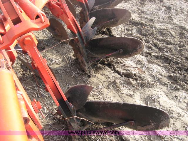 image for item 5963 Wil-Rich nine bottom plow