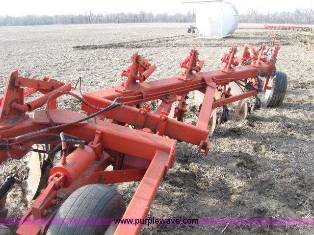 image for item 5963 Wil-Rich nine bottom plow