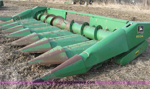 image for item 5965 John Deere 853A eight row header