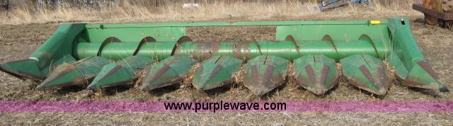 image for item 5965 John Deere 853A eight row header