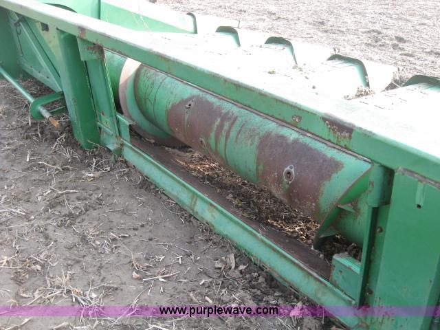 image for item 5965 John Deere 853A eight row header