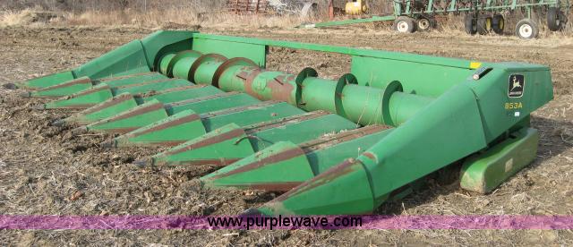 image for item 5967 John Deere 853A eight row header