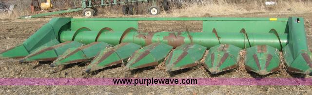 image for item 5967 John Deere 853A eight row header
