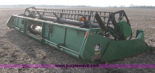 image for item 5977 1994 John Deere 925 header and reel