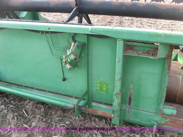 image for item 5977 1994 John Deere 925 header and reel