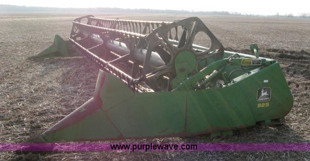 image for item 5978 1994 John Deere 925 header and reel