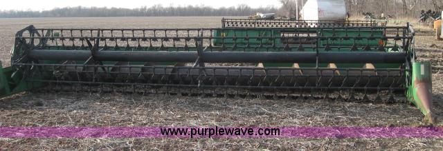 image for item 5978 1994 John Deere 925 header and reel