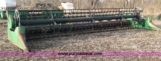 image for item 5978 1994 John Deere 925 header and reel