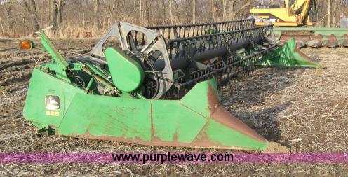 image for item 5978 1994 John Deere 925 header and reel
