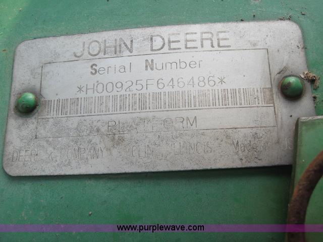 image for item 5978 1994 John Deere 925 header and reel