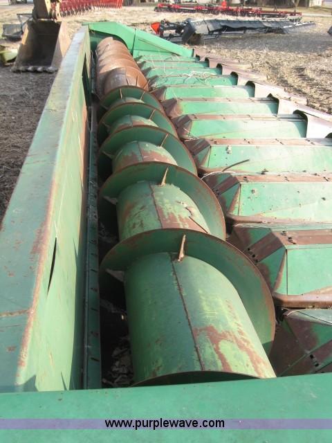 image for item 5979 John Deere 1253A 12 row header