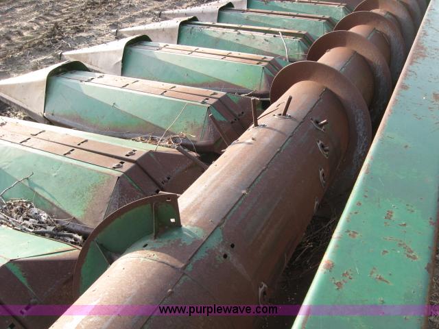 image for item 5979 John Deere 1253A 12 row header