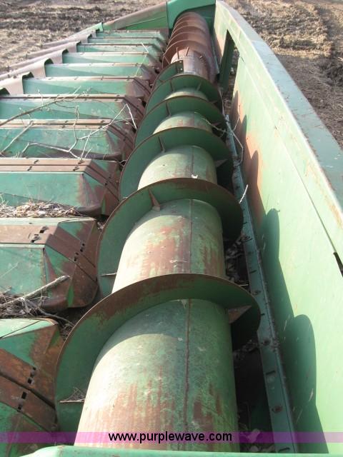 image for item 5979 John Deere 1253A 12 row header