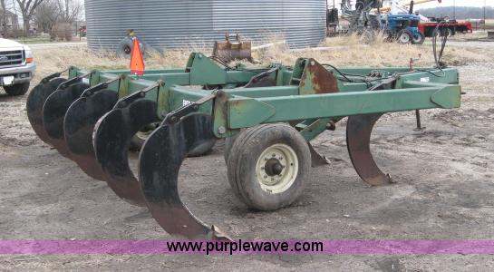 image for item 5989 Baker 450 chisel plow