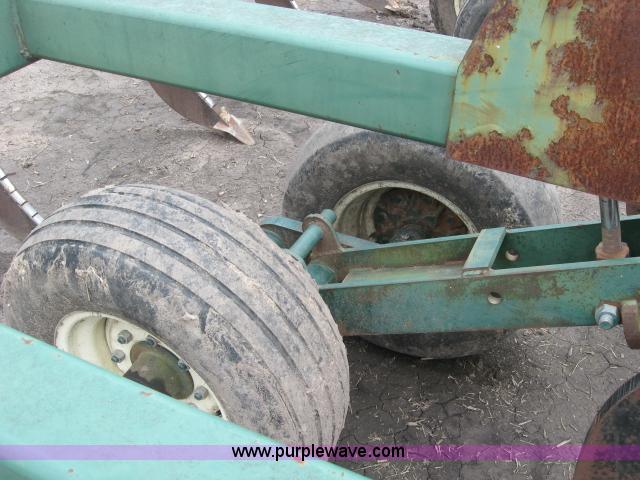 image for item 5989 Baker 450 chisel plow