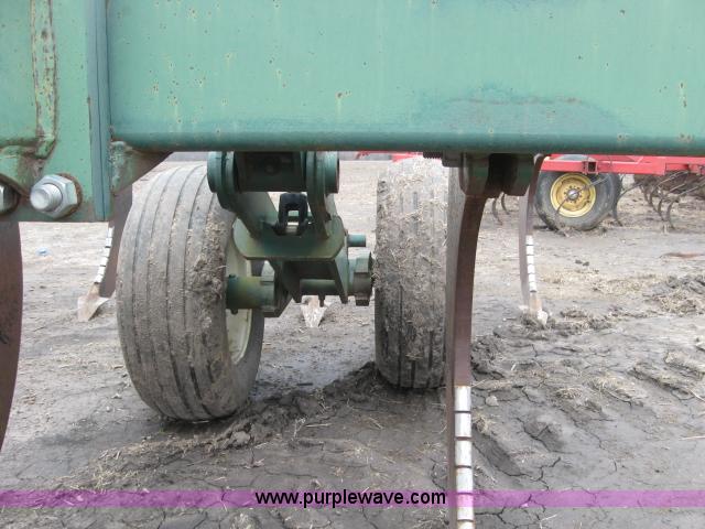 image for item 5989 Baker 450 chisel plow