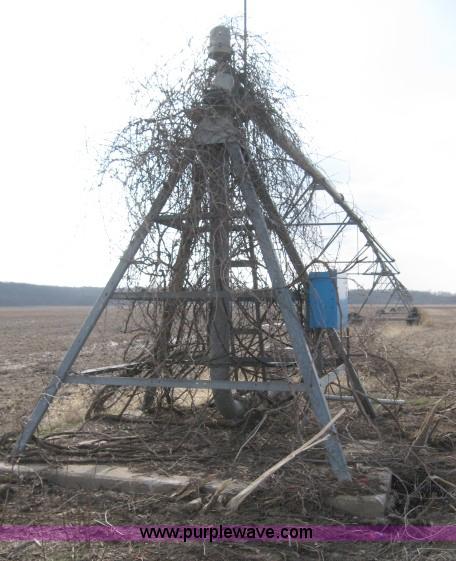 image for item 5993 Valley irrigation pivot