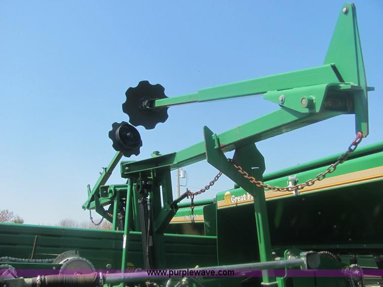 image for item 7008 2002 Great Plains 30' folding no-till drill