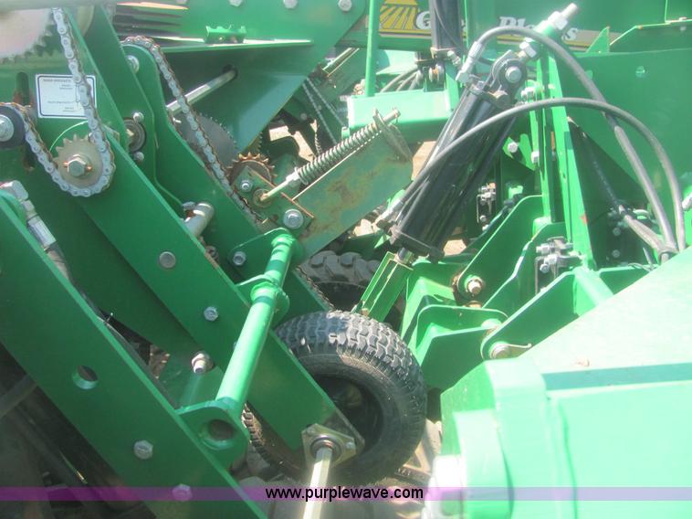 image for item 7008 2002 Great Plains 30' folding no-till drill