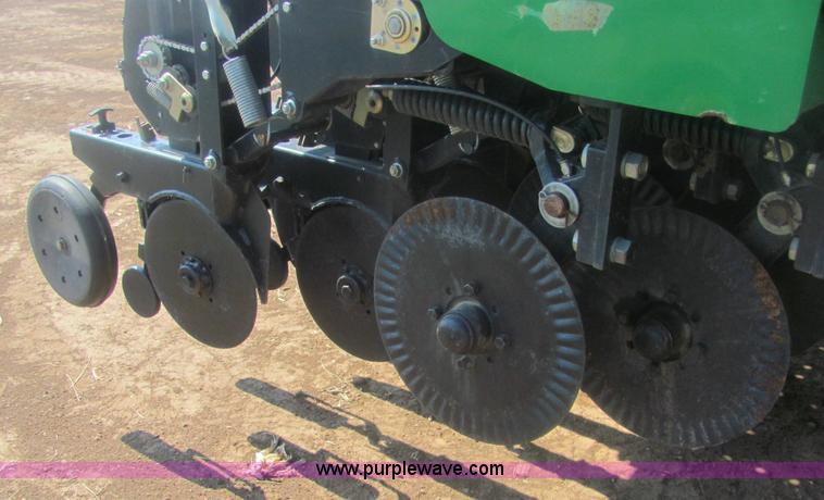 image for item 7008 2002 Great Plains 30' folding no-till drill