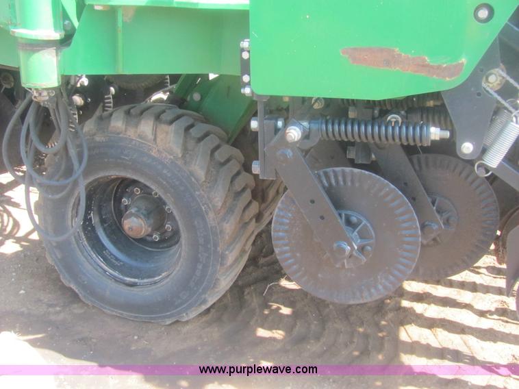 image for item 7008 2002 Great Plains 30' folding no-till drill